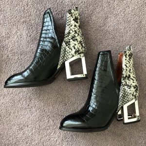 jeffrey campbell booties🖤